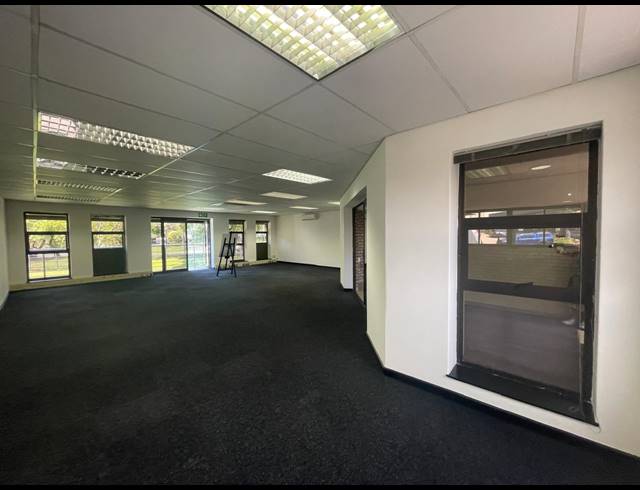 150M² OFFICE TO LET IN HURLINGHAM